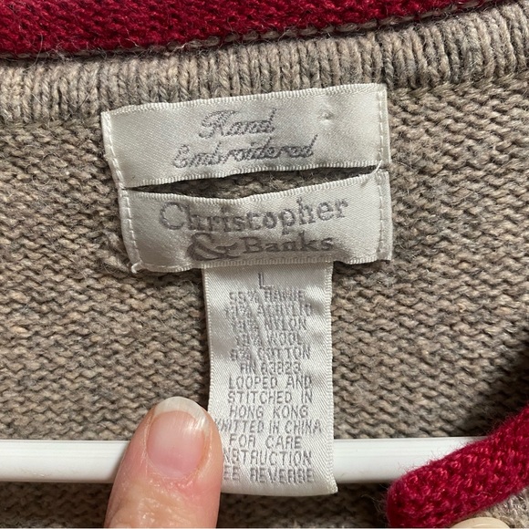 Christopher & Banks Hand Embroidered Button Down Sweater Winter Snowflakes sz.Lg - Picture 3 of 4